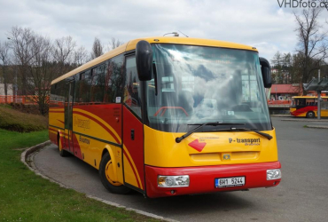 Autobus zpět na silnici Broumov-Rožmitál